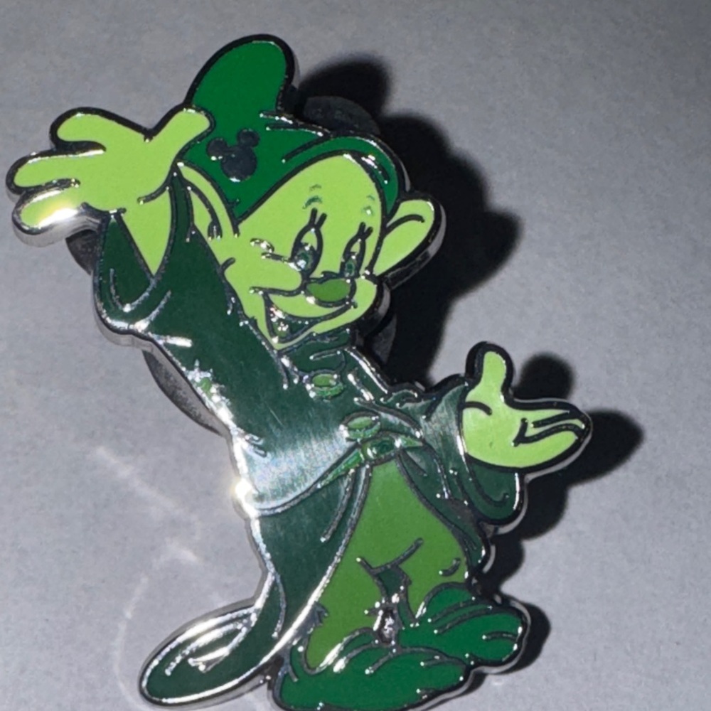 Disney Hidden Mickey Dopey Wave B Green Color Story Trading Pin 2025